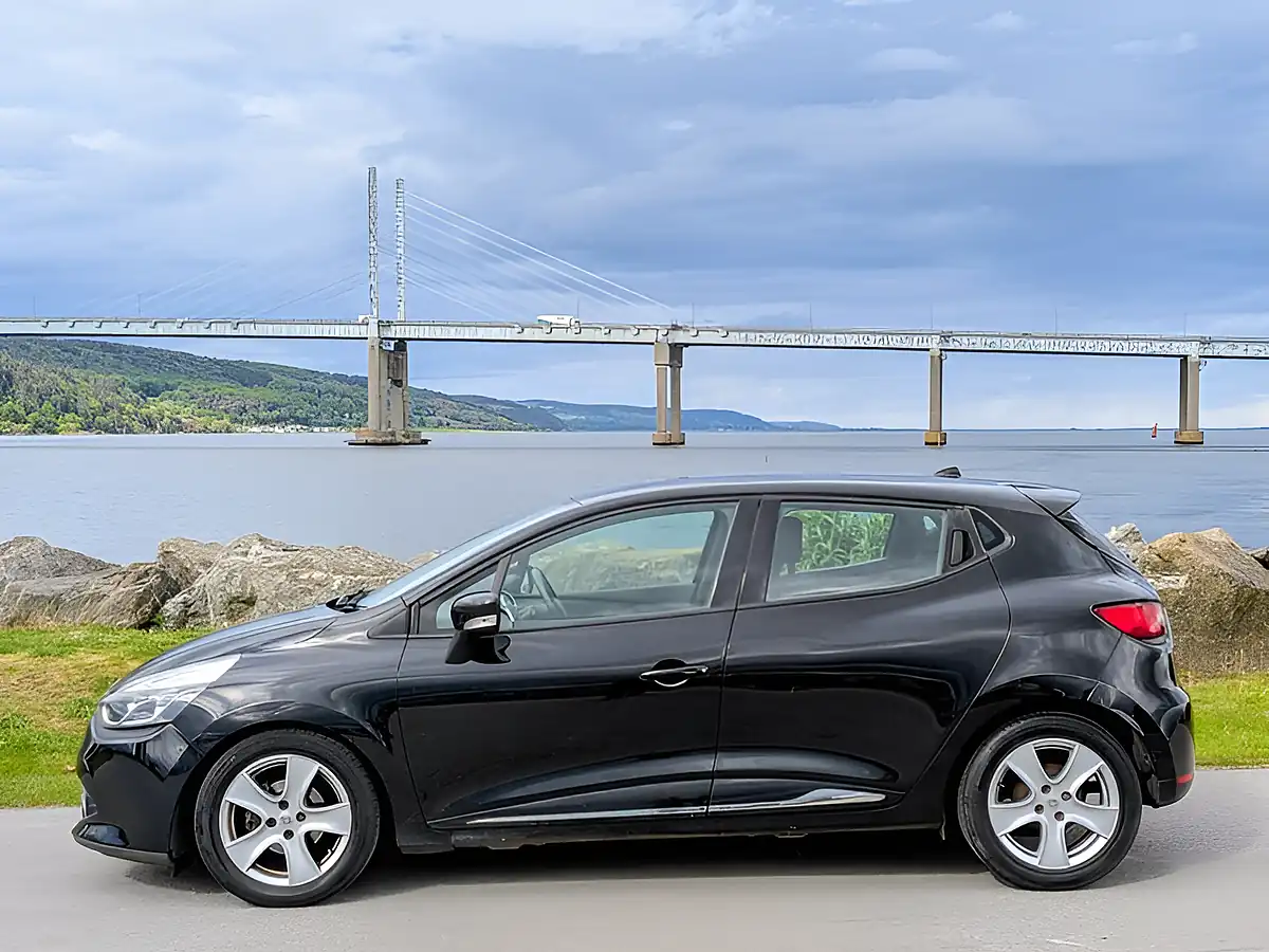 Used 2014 Renault Clio Dynamique Medianav Energy Black - Interior and Exterior details 8