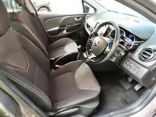 Used 2014 Renault Clio Dynamique Medianav Grey - Interior and Exterior details 8