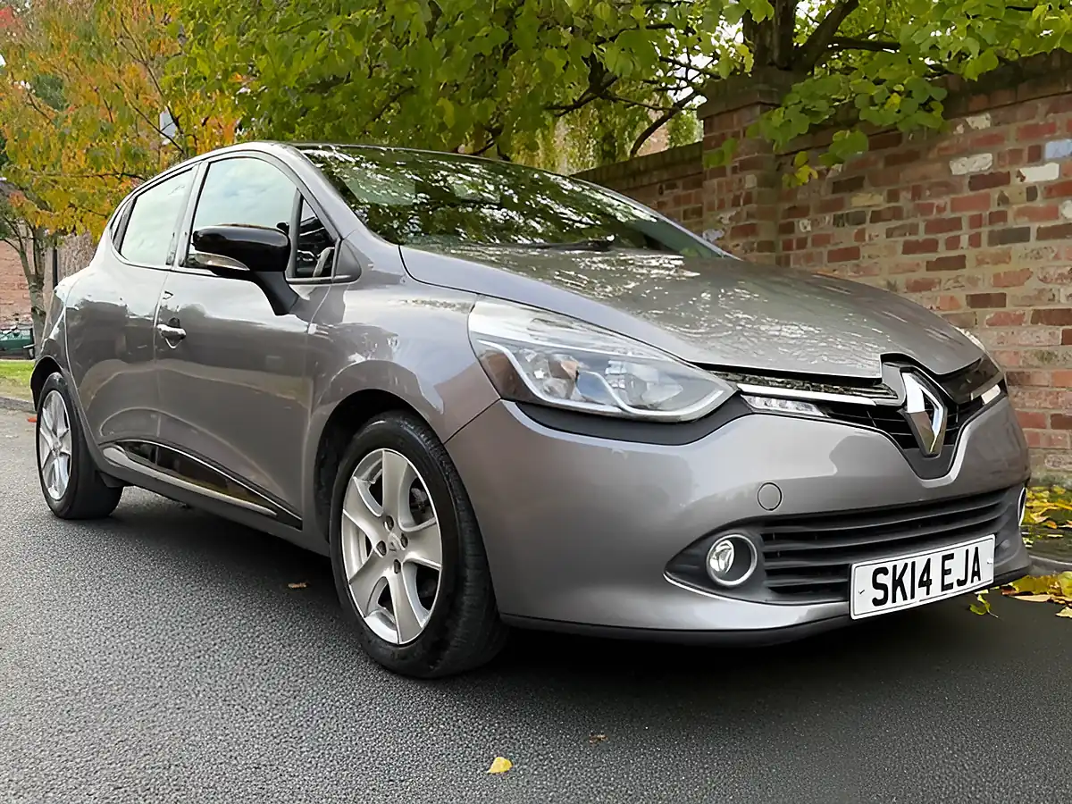 Used 2014 Renault Clio Dynamique Medianav Grey - Interior and Exterior details 2