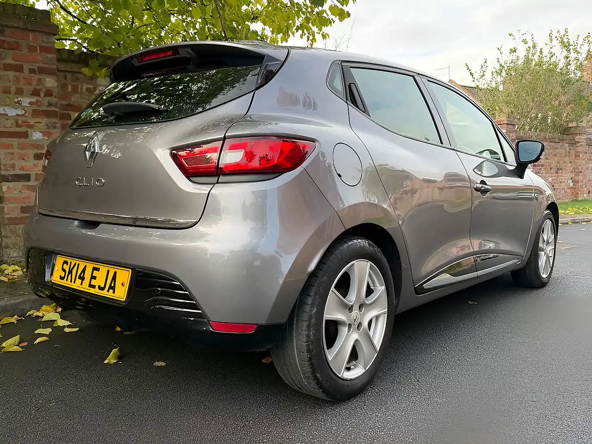 Used 2014 Renault Clio Dynamique Medianav Grey - Interior and Exterior details 5