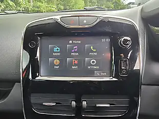 Used 2014 Renault Clio Dynamique Medianav Red - Interior and Exterior details 12