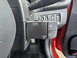 Used 2014 Renault Clio Dynamique Medianav Red - Interior and Exterior details 15