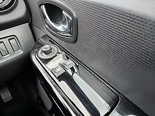 Used 2014 Renault Clio Dynamique Medianav Red - Interior and Exterior details 16
