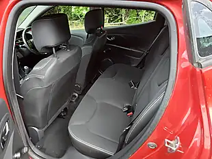 Used 2014 Renault Clio Dynamique Medianav Red - Interior and Exterior details 18