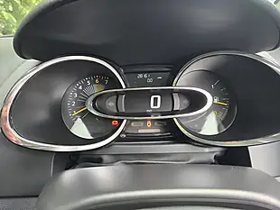 Used 2014 Renault Clio Dynamique Medianav Red - Interior and Exterior details 8