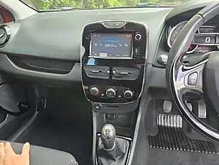 Used 2014 Renault Clio Dynamique Medianav Red - Interior and Exterior details 9