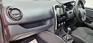Used 2014 Renault Clio Dynamique Medianav Red - Interior and Exterior details 12