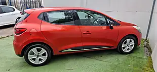 Used 2014 Renault Clio Dynamique Medianav Red - Interior and Exterior details 4
