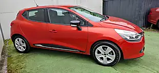 Used 2014 Renault Clio Dynamique Medianav Red - Interior and Exterior details 6