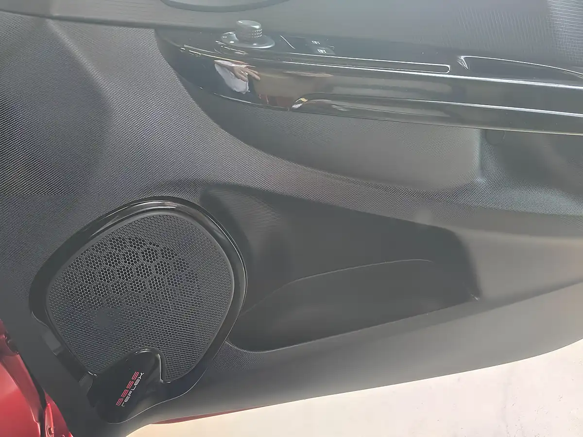 Used 2014 Renault Clio Dynamique Medianav Red - Interior and Exterior details 16