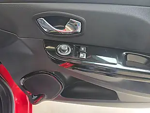 Used 2014 Renault Clio Dynamique Medianav Red - Interior and Exterior details 20