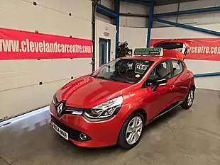Used 2014 Renault Clio Dynamique Medianav Red - Interior and Exterior details 6