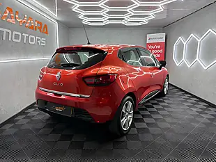 Used 2014 Renault Clio Dynamique Medianav Red - Interior and Exterior details 10