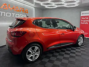 Used 2014 Renault Clio Dynamique Medianav Red - Interior and Exterior details 11