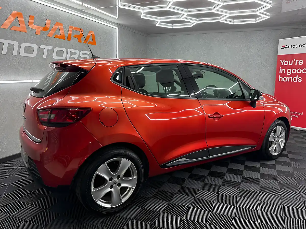 Used 2014 Renault Clio Dynamique Medianav Red - Interior and Exterior details 11