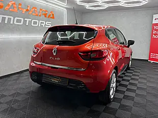 Used 2014 Renault Clio Dynamique Medianav Red - Interior and Exterior details 12