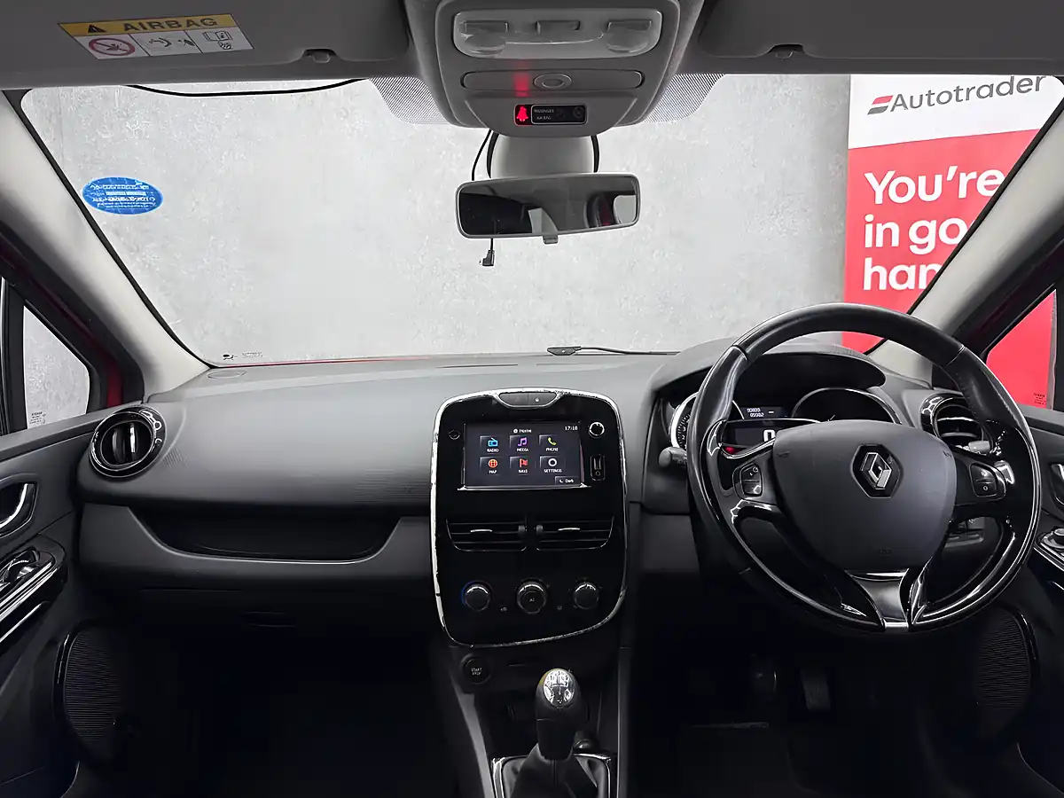 Used 2014 Renault Clio Dynamique Medianav Red - Interior and Exterior details 20