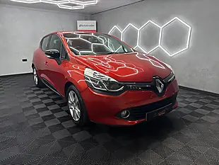 Used 2014 Renault Clio Dynamique Medianav Red - Interior and Exterior details 4