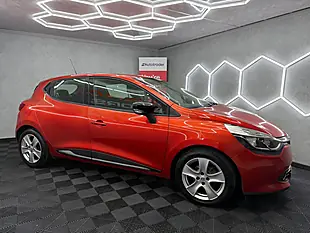 Used 2014 Renault Clio Dynamique Medianav Red - Interior and Exterior details 9