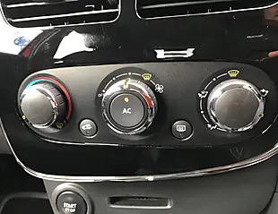 Used 2014 Renault Clio Dynamique Medianav Red - Interior and Exterior details 12