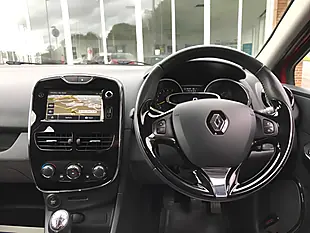 Used 2014 Renault Clio Dynamique Medianav Red - Interior and Exterior details 13