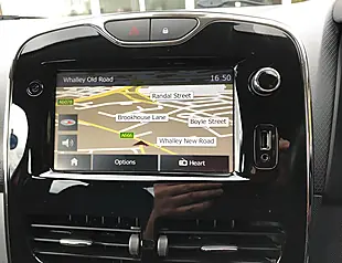 Used 2014 Renault Clio Dynamique Medianav Red - Interior and Exterior details 2