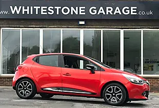 Used 2014 Renault Clio Dynamique Medianav Red - Interior and Exterior details 4