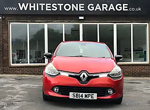 Used 2014 Renault Clio Dynamique Medianav Red - Interior and Exterior details 9