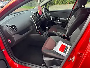 Used 2014 Renault Clio Dynamique Medianav Red - Interior and Exterior details 10