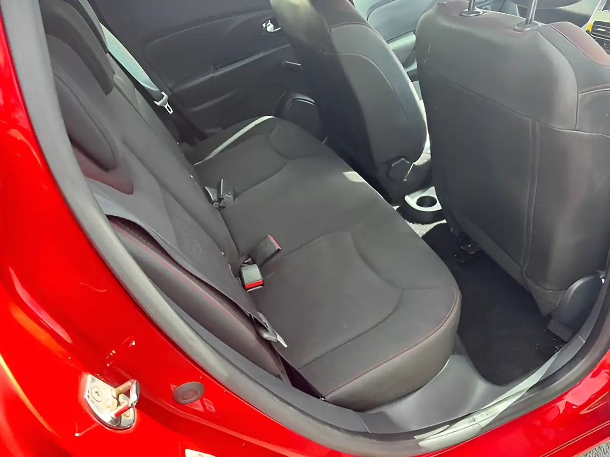 Used 2014 Renault Clio Dynamique Medianav Red - Interior and Exterior details 12
