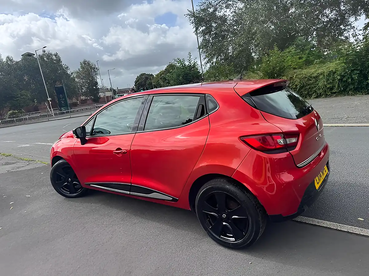 Used 2014 Renault Clio Dynamique Medianav Red - Interior and Exterior details 2
