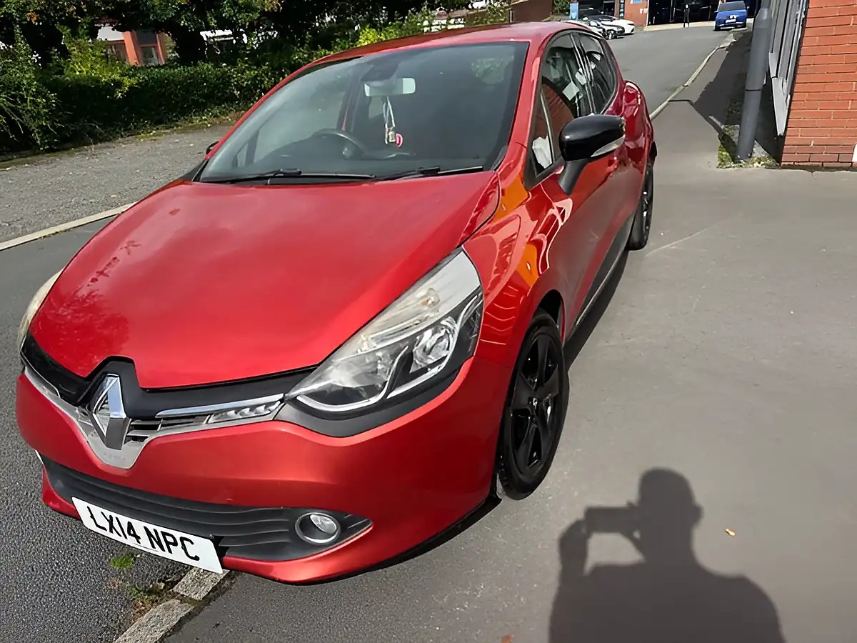Used 2014 Renault Clio Dynamique Medianav Red - Interior and Exterior details 7