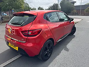 Used 2014 Renault Clio Dynamique Medianav Red - Interior and Exterior details 9