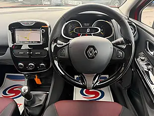 Used 2014 Renault Clio Dynamique Medianav Red - Interior and Exterior details 11