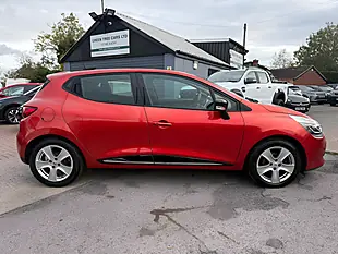 Used 2014 Renault Clio Dynamique Medianav Red - Interior and Exterior details 7