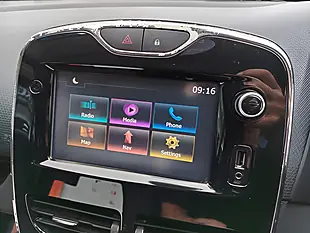Used 2014 Renault Clio Dynamique Medianav Silver - Interior and Exterior details 14