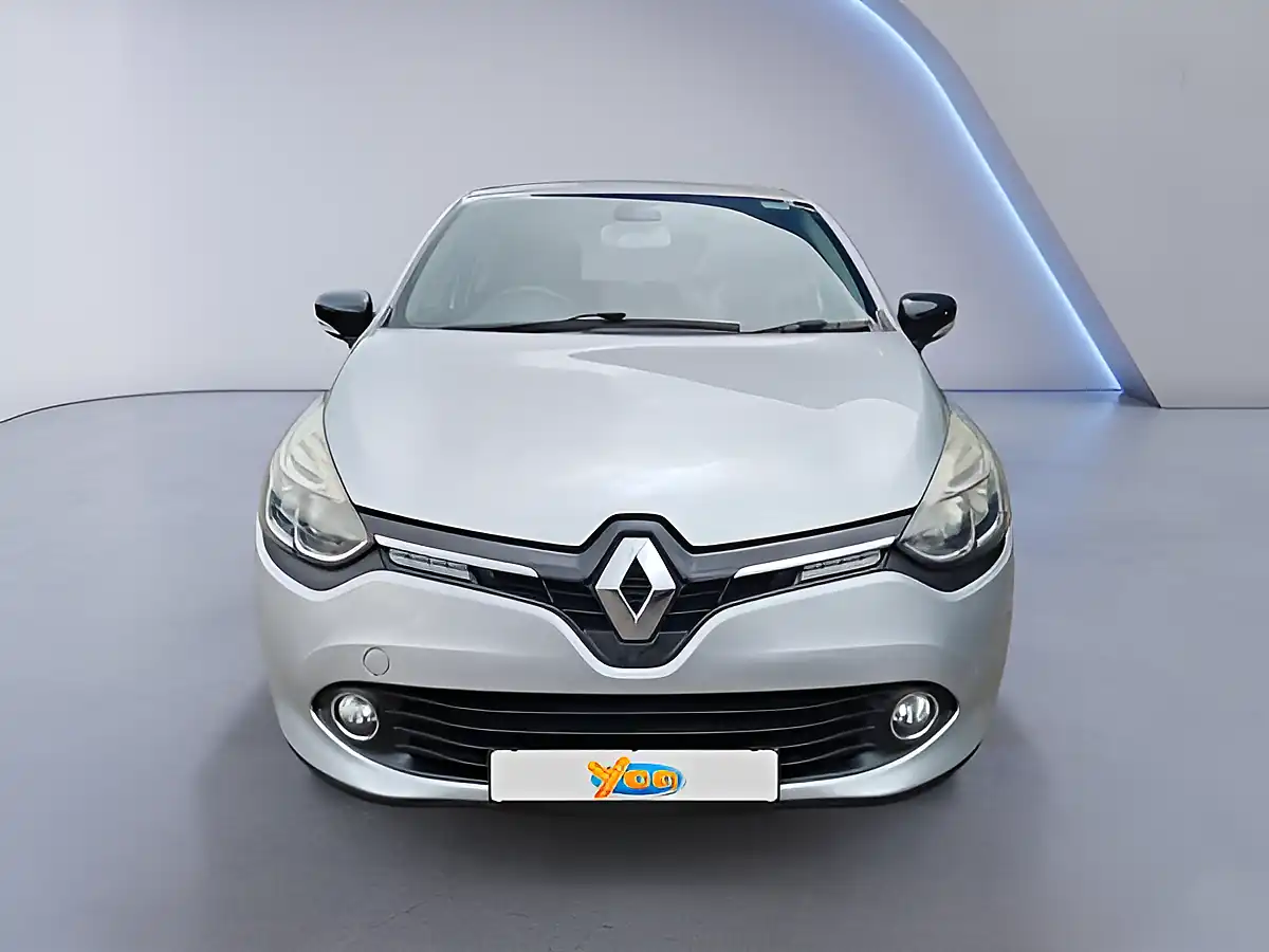 Used 2014 Renault Clio Dynamique Medianav Silver - Interior and Exterior details 2