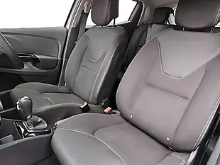 Used 2014 Renault Clio Dynamique Medianav Silver - Interior and Exterior details 9