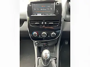 Used 2014 Renault Clio Dynamique Medianav Silver - Interior and Exterior details 15