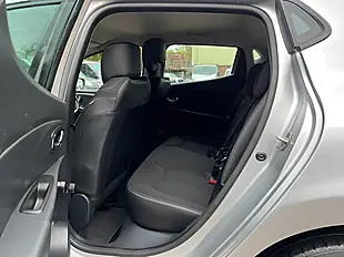 Used 2014 Renault Clio Dynamique Medianav Silver - Interior and Exterior details 16