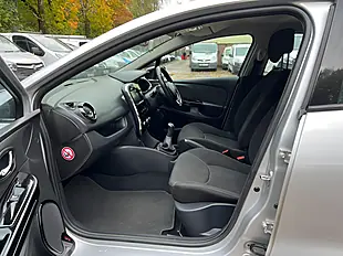 Used 2014 Renault Clio Dynamique Medianav Silver - Interior and Exterior details 17