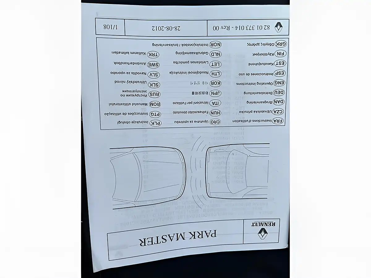 Used 2014 Renault Clio Dynamique Medianav Silver - Interior and Exterior details 19