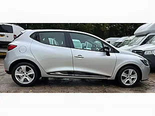 Used 2014 Renault Clio Dynamique Medianav Silver - Interior and Exterior details 5