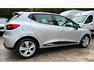 Used 2014 Renault Clio Dynamique Medianav Silver - Interior and Exterior details 6