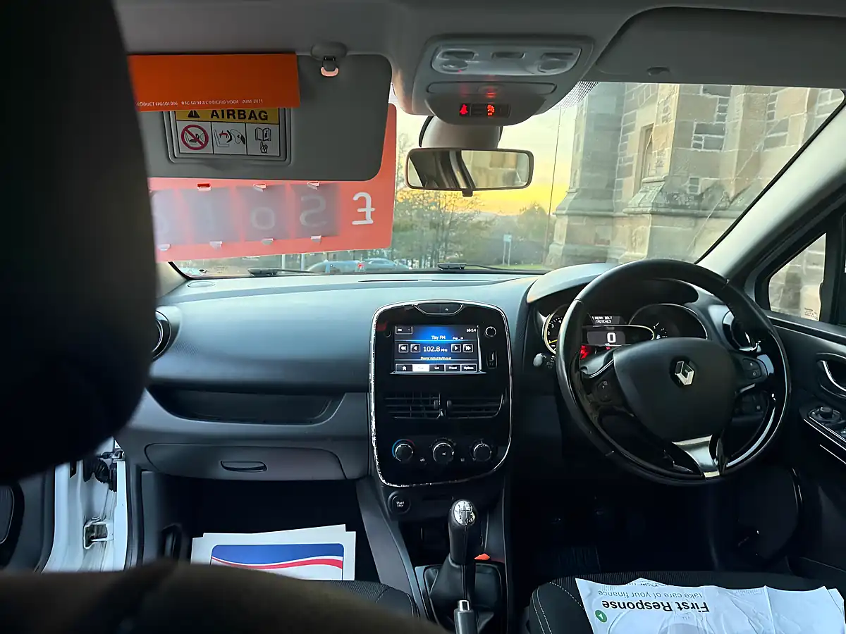 Used 2014 Renault Clio Dynamique Medianav White - Interior and Exterior details 13