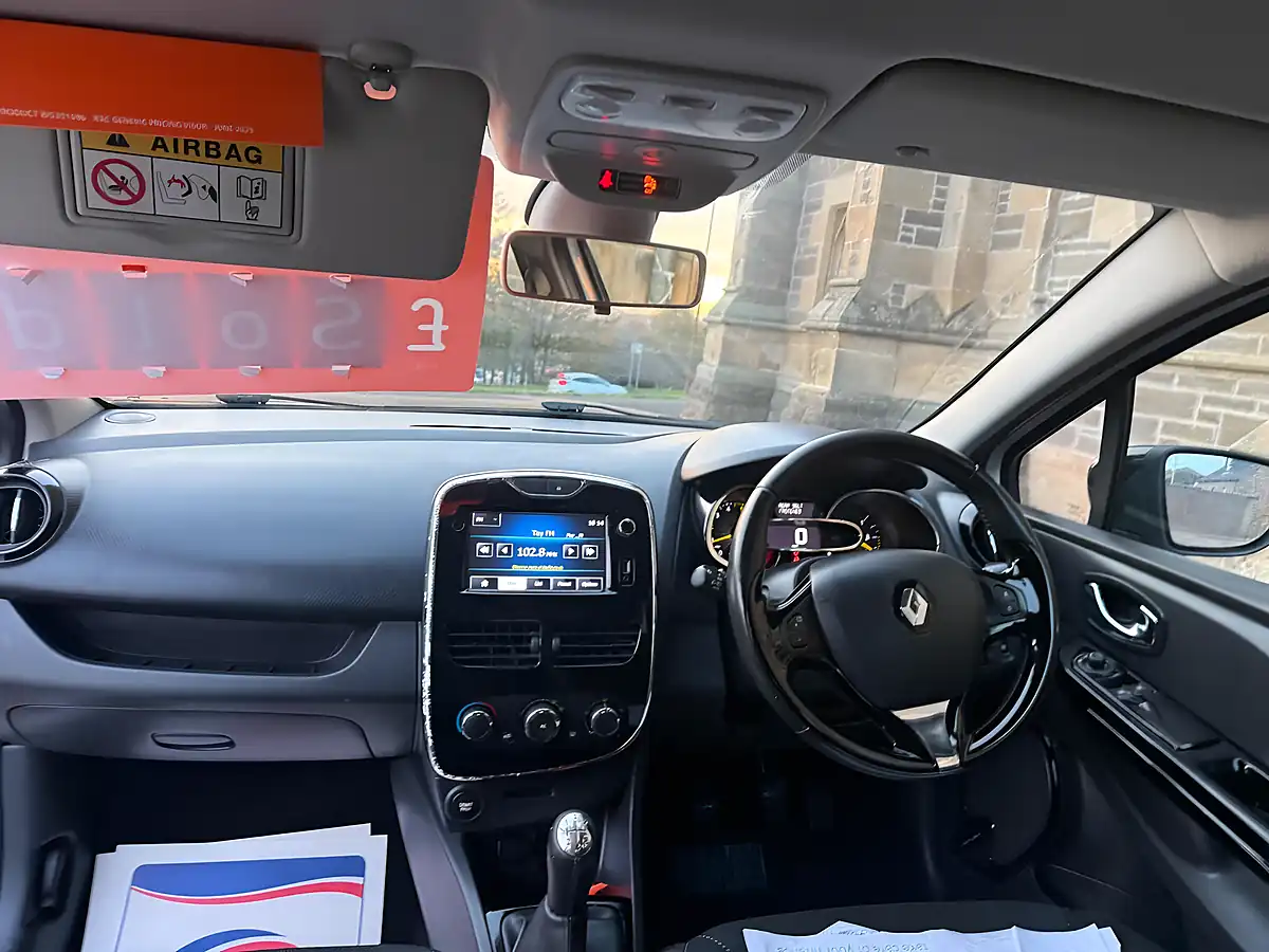 Used 2014 Renault Clio Dynamique Medianav White - Interior and Exterior details 16