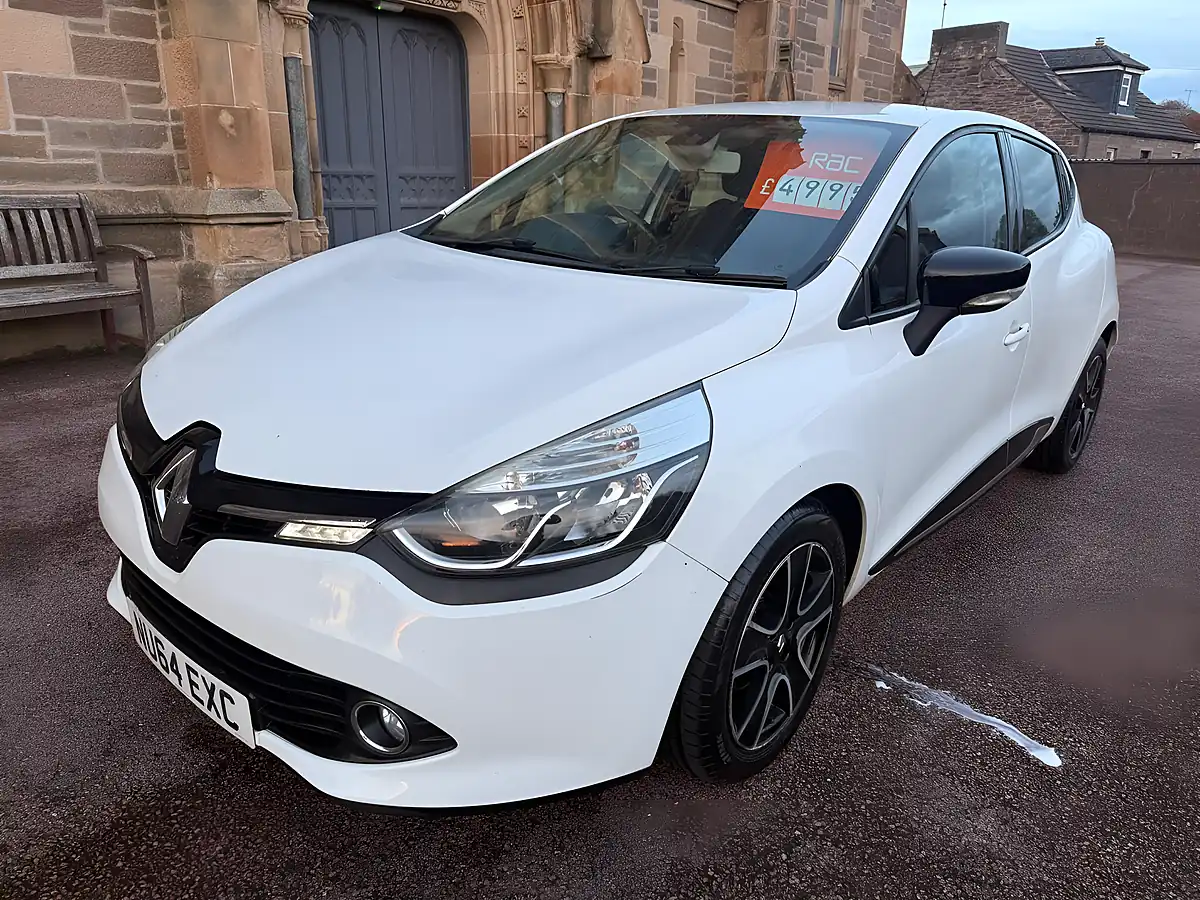 Used 2014 Renault Clio Dynamique Medianav White - Interior and Exterior details 2
