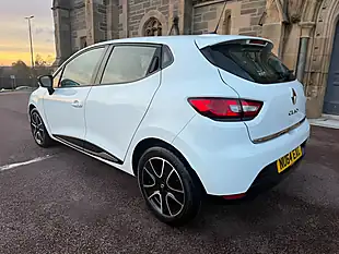 Used 2014 Renault Clio Dynamique Medianav White - Interior and Exterior details 9