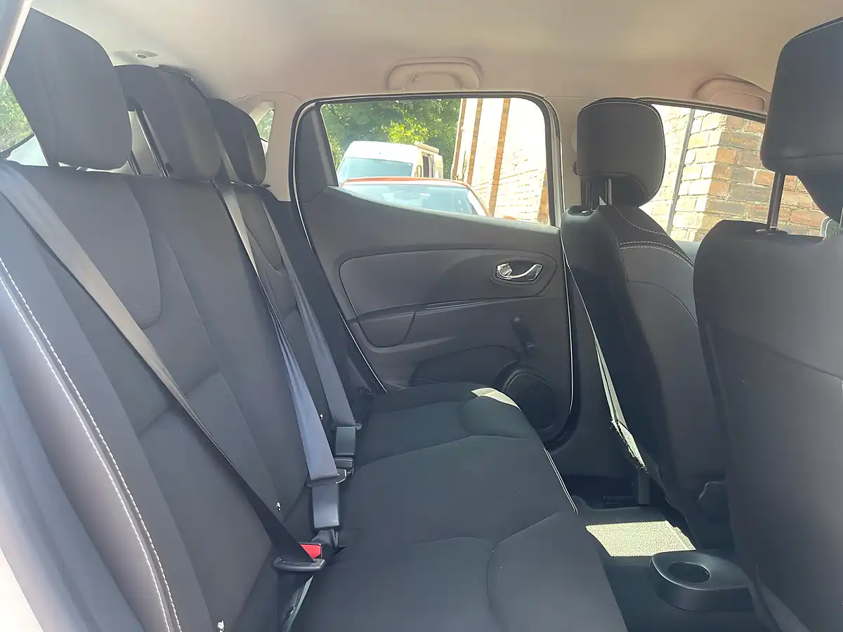 Used 2014 Renault Clio Dynamique Medianav White - Interior and Exterior details 15