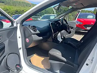 Used 2014 Renault Clio Dynamique Medianav White - Interior and Exterior details 19